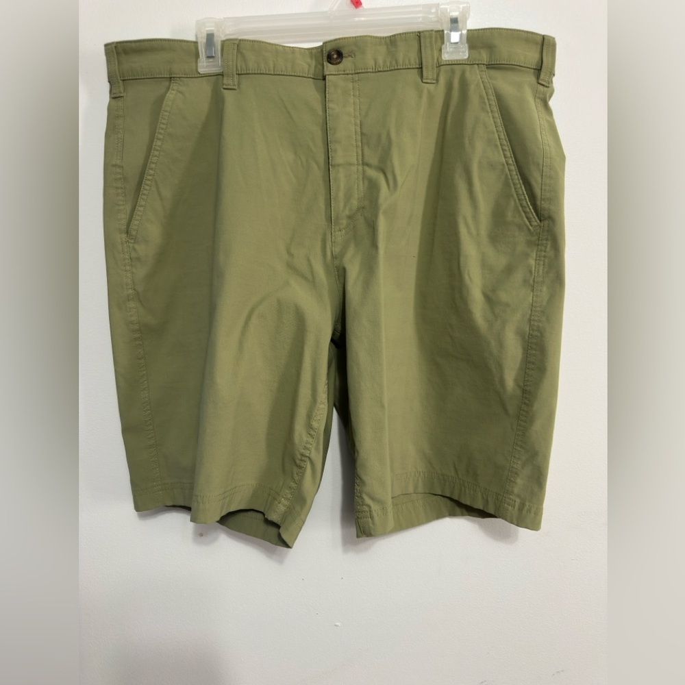 Eddie Bauer Men's Khaki Shorts TRAVEX